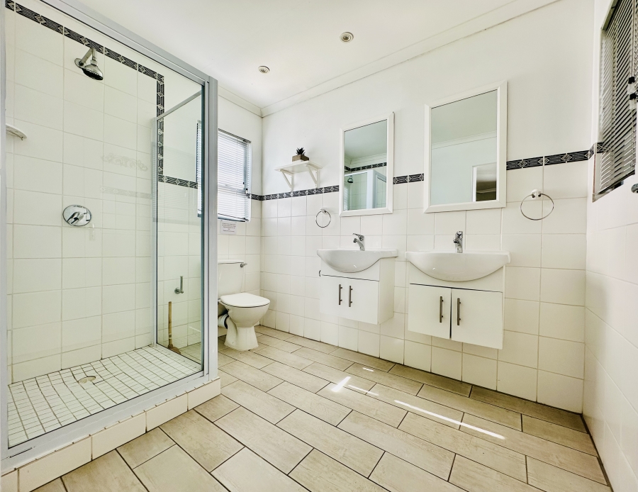 3 Bedroom Property for Sale in Westcliff Western Cape